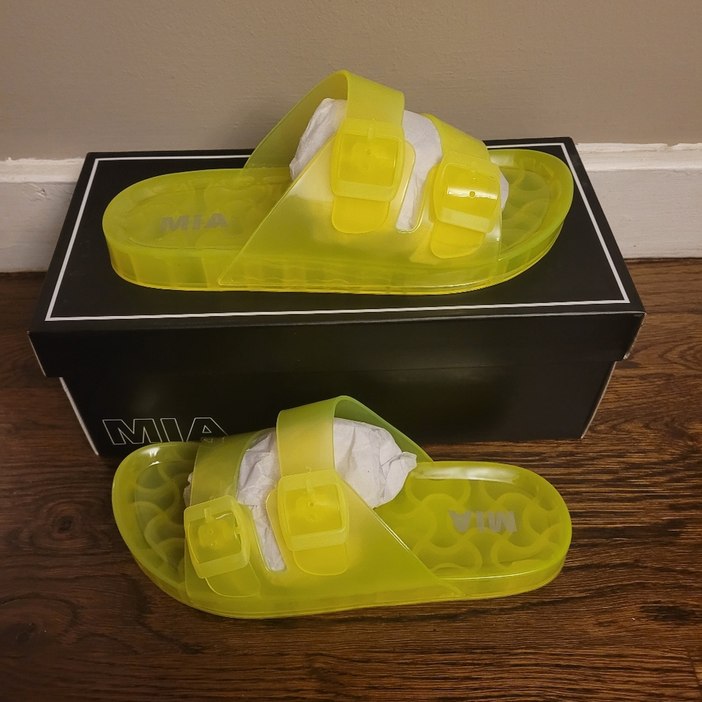 New MIA jelly slides in highlighter yellow